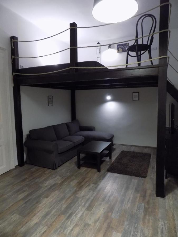 Czingu-Lak Apartment Miskolc Bagian luar foto