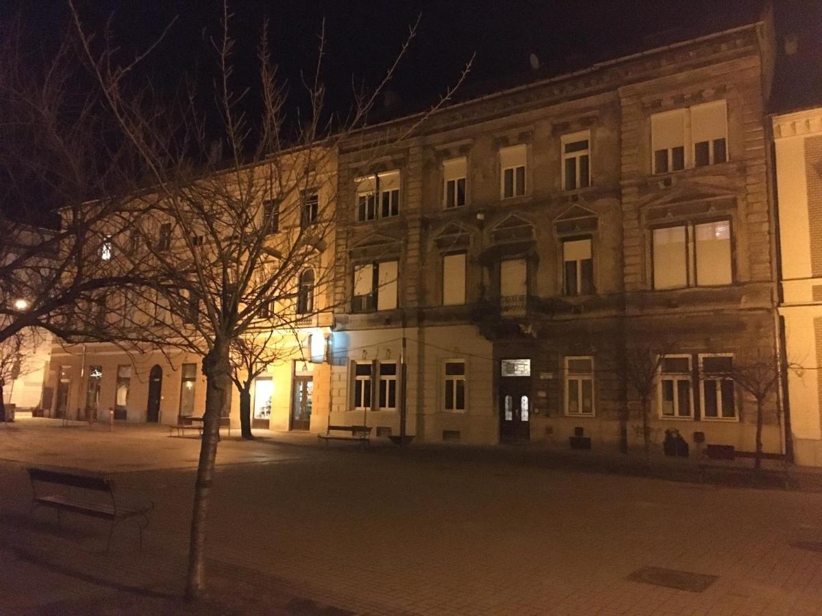 Czingu-Lak Apartment Miskolc Bagian luar foto