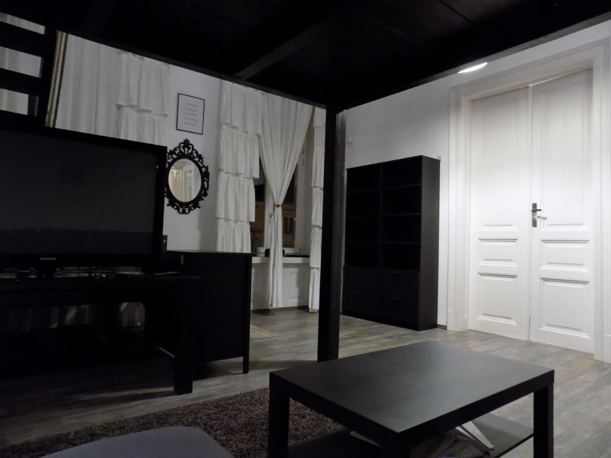 Czingu-Lak Apartment Miskolc Bagian luar foto