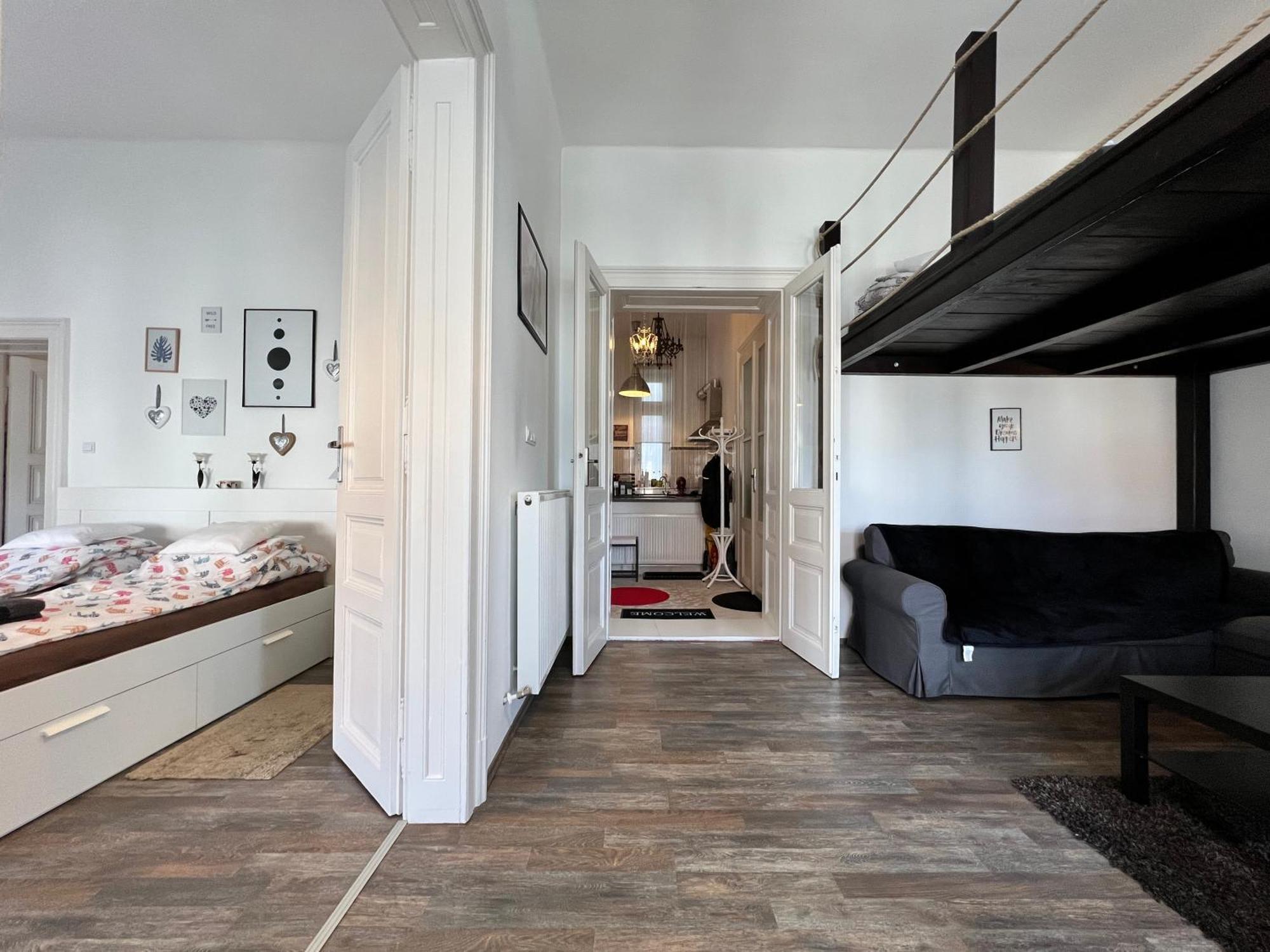 Czingu-Lak Apartment Miskolc Bagian luar foto